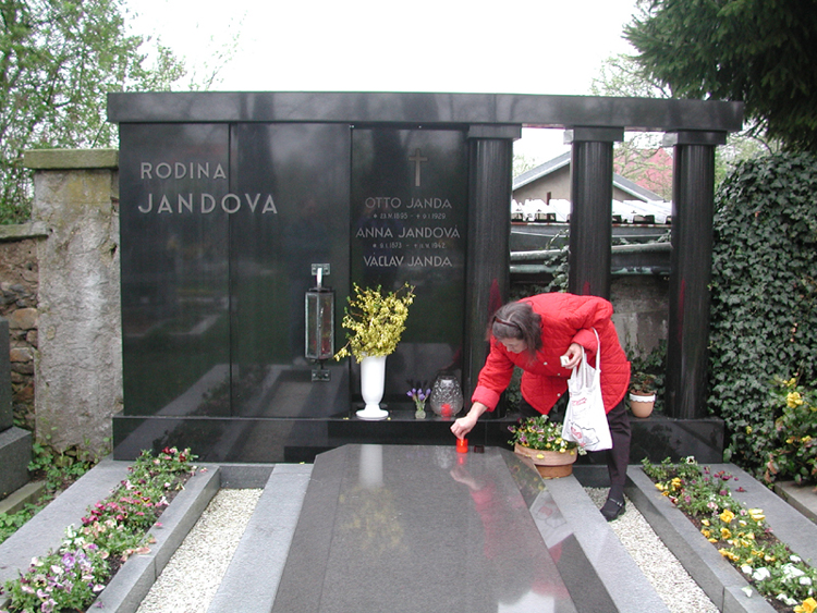Jandova family grave (johanna).jpg 440.0K